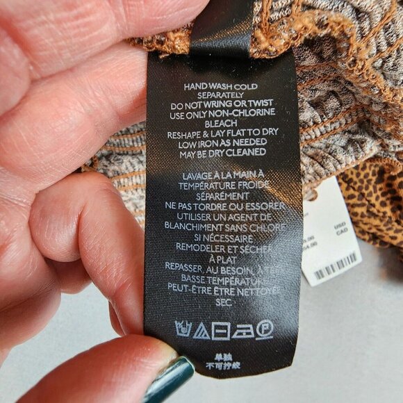 Urban Outfitters Giselle Cheetah Smocked Square Neck Puff Sleeve Ruffle Crop Top - Picture 8 of 13